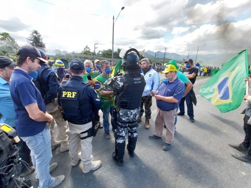 Ministro Alexandre de Moraes determina que caminhoneiros sejam identificados – Foto: Divulga&ccedil;&atilde;o/PRF/ND