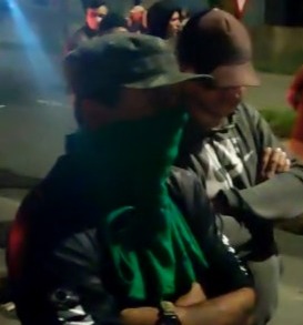 Manifestantes cobriram o rosto durante a&ccedil;&atilde;o na BR-101, em Joinville – Foto: Divulga&ccedil;&atilde;o/ND