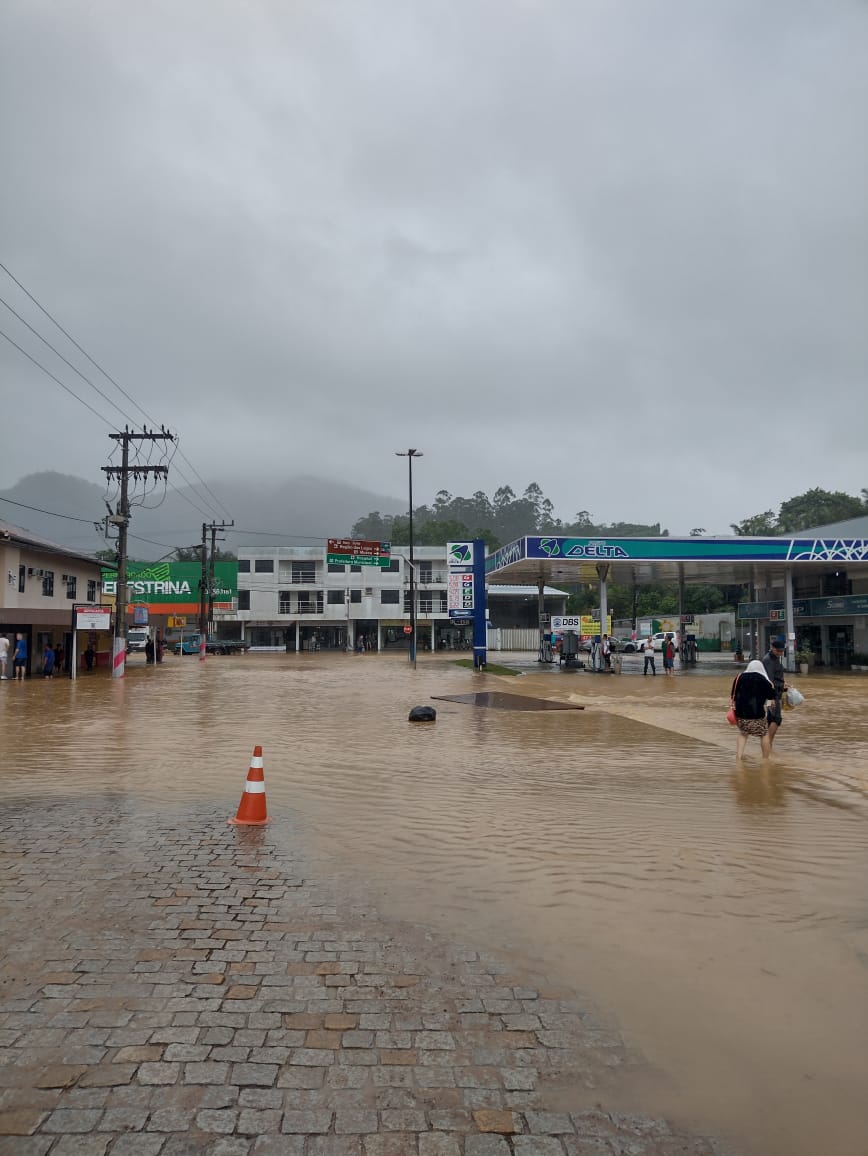 Rio do Cedros está com diversas ruas alagadas  - Divulgação/ND