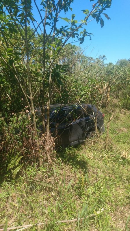 O ve&iacute;culo que foi levado pelos bandidos foi localizado pela PM em Rio dos Cedros – Foto: Divulga&ccedil;&atilde;o/Pol&iacute;cia Militar