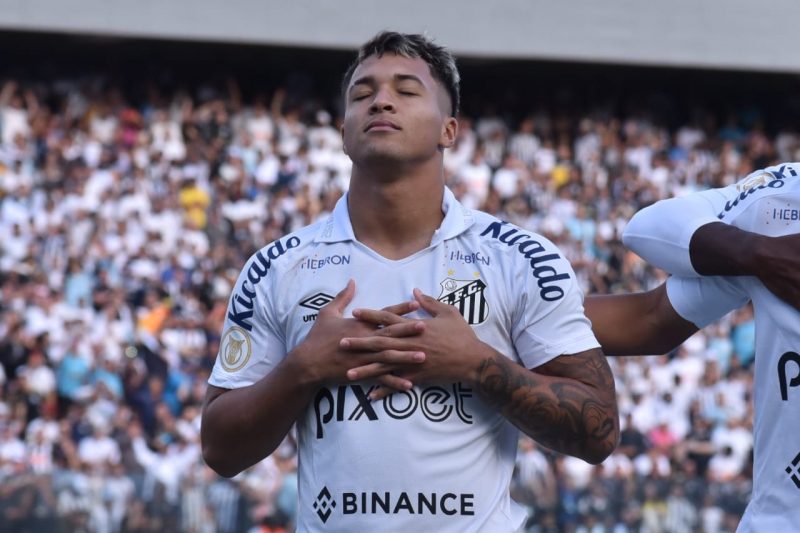 Santos tem a camisa mais cara do Brasil