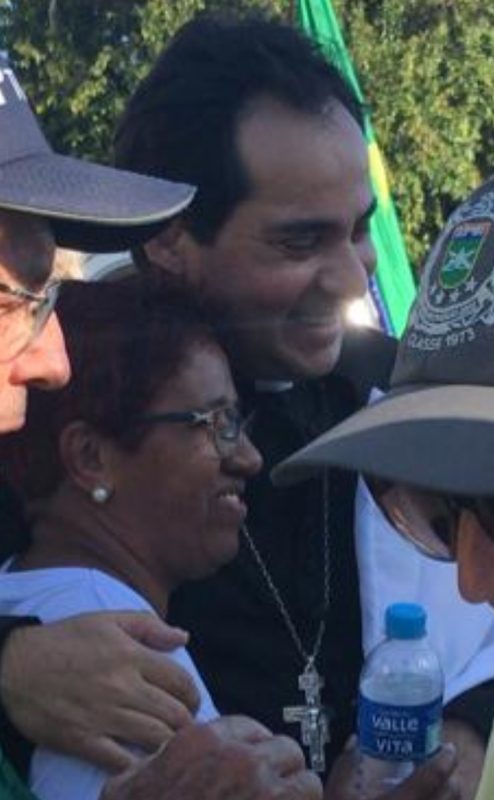 Padre de Blumenau participa de protesto em frente a quartel e gera rea&ccedil;&atilde;o da Igreja Cat&oacute;lica – Foto: Divulga&ccedil;&atilde;o/ND