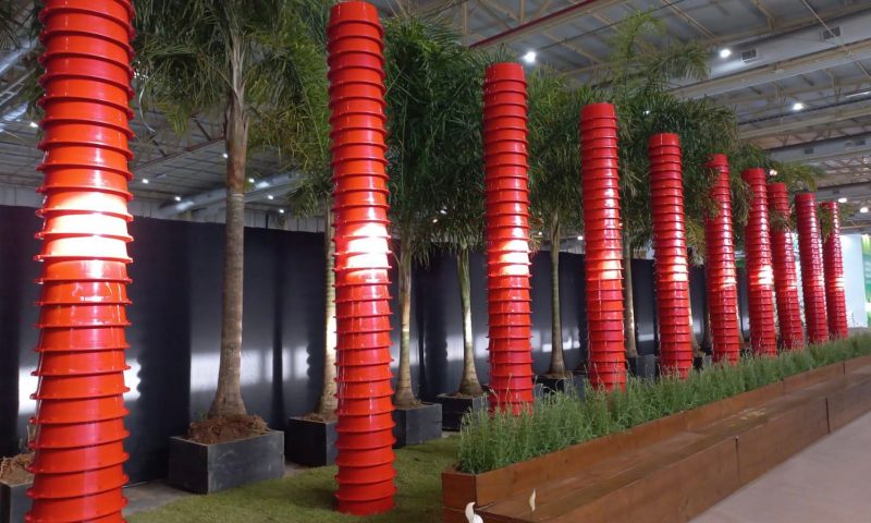 Sequ&ecirc;ncia de 10 colunas com 4 metros de altura embelezar&aacute; o acesso principal da festa – Foto: Secom Prefeitura de Joinville/Divulga&ccedil;&atilde;o ND