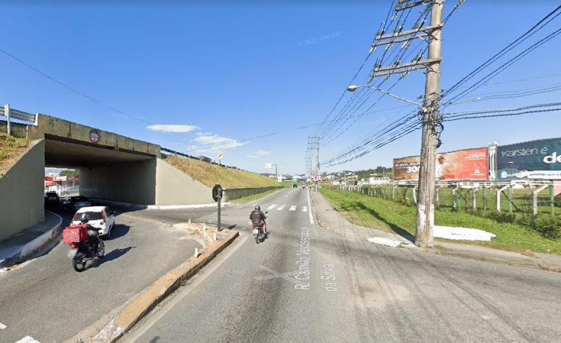 Novo sistema de sem&aacute;foros &eacute; instalado &agrave;s margens da BR-101 em S&atilde;o Jos&eacute;; confira – Foto: Reprodu&ccedil;&atilde;o/Google Maps/ND