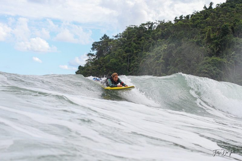 Atleta de surfe Denise Siqueira