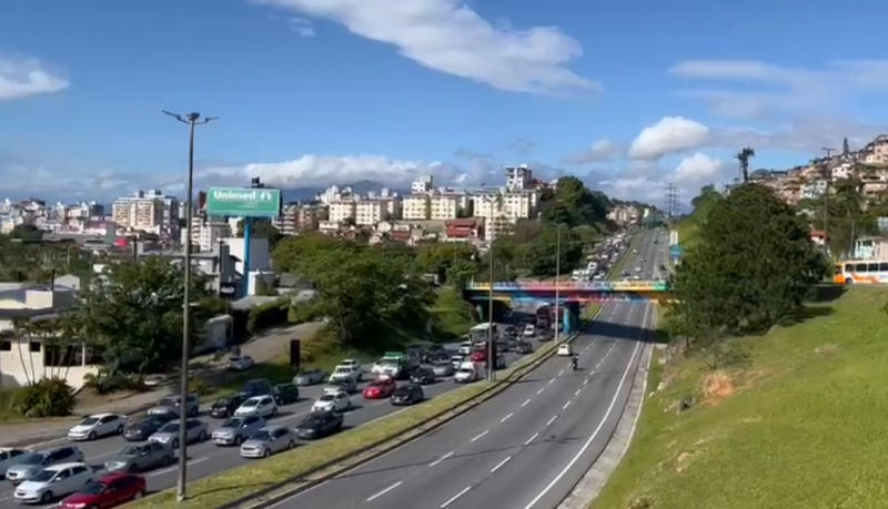 O in&iacute;cio desta semana &eacute; marcado por tr&acirc;nsito intenso em Florian&oacute;polis. – Foto: GMF/Divulga&ccedil;&atilde;o/ND