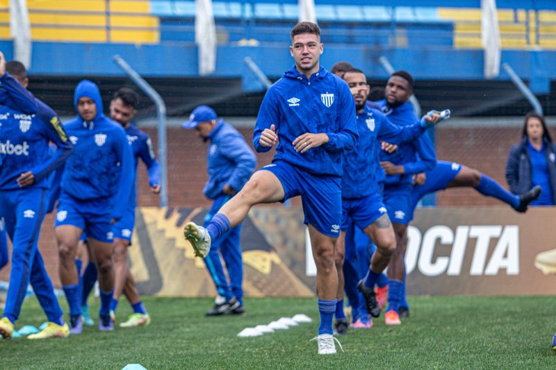 Bissoli não enfrenta o Santos na Vila Belmiro, jogo que pode sacramentar o rebaixamento do time