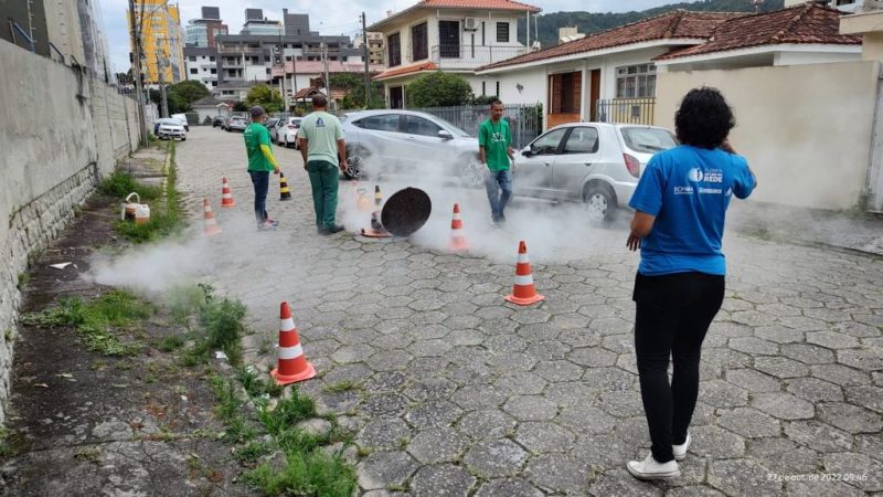 Sete im&oacute;veis foram autuados por irregularidades no sistema de esgoto – Foto: Prefeitura/Divulga&ccedil;&atilde;o/ND