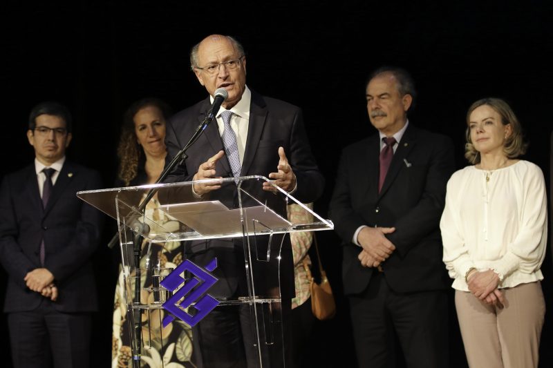 O vice-presidente eleito e coordenador da Transi&ccedil;&atilde;o, Geraldo Alckmin, apresentou em coletiva nomes que compor&atilde;o os grupos t&eacute;cnicos da transi&ccedil;&atilde;o – Foto: Ag&ecirc;ncia Brasil/ND
