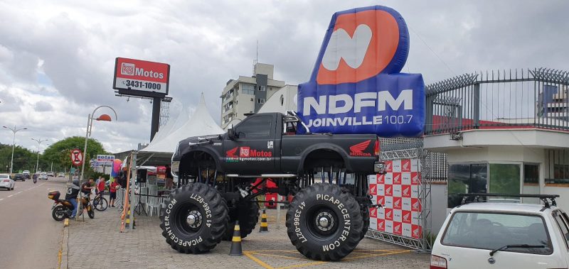 Passeio de Big Foot fazia parte de promo&ccedil;&atilde;o do evento da KG Motos – Foto: Divulga&ccedil;&atilde;o/ND