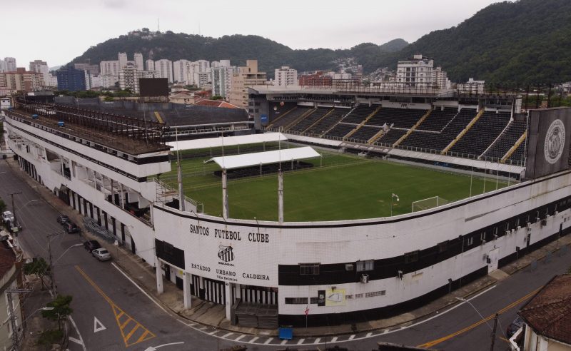 Cerim&ocirc;nia de despedida de Pel&eacute; ser&aacute; no est&aacute;dio do Santos, clube do cora&ccedil;&atilde;o do rei do futebol&nbsp; – Foto: Calos Fabal/AFP/ND
