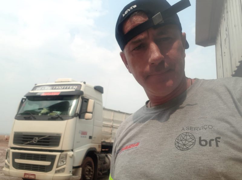 Motorista morreu ap&oacute;s caminh&atilde;o tombar em Pouso Redondo – Foto: Arquivo pessoal/ND