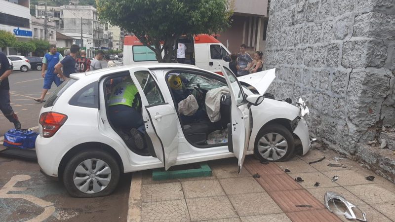Acidente aconteceu no in&iacute;cio da tarde de domingo – Foto: R&aacute;dios Belos F7/ND