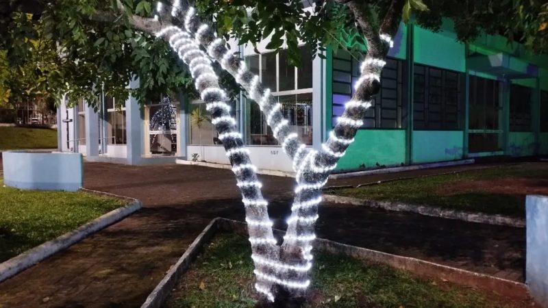 O momento tamb&eacute;m foi marcado pela chegada do Papai Noel com a bicicleta centopeia.