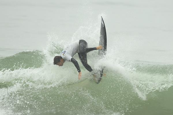 Nova gera&ccedil;&atilde;o: Matheus Navarro &eacute; o l&iacute;der do ranking, venceu a etapa do Catarinense de Surf 2022 em Itaja&iacute; e segue de olho no t&iacute;tulo da temporada- Foto: m&aacute;rcio david