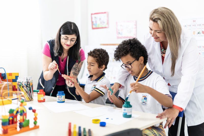 Conheça o trabalho do Atendimento Educacional Especializado desenvolvido na rede de Navegantes