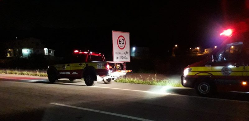 Pedestre morre ap&oacute;s ser atropelado &agrave;s margens da BR-470 – Foto: Divulga&ccedil;&atilde;o/Corpo de Bombeiros Militar de Gaspar