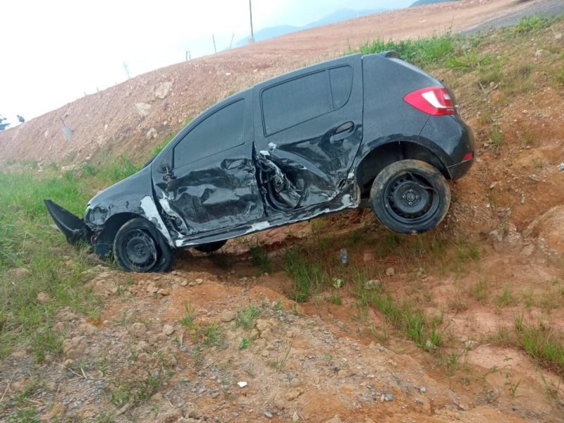 Condutor recusou atendimento – Foto: Divulga&ccedil;&atilde;o/Corpo de Bombeiros Volunt&aacute;rios de Ilhota
