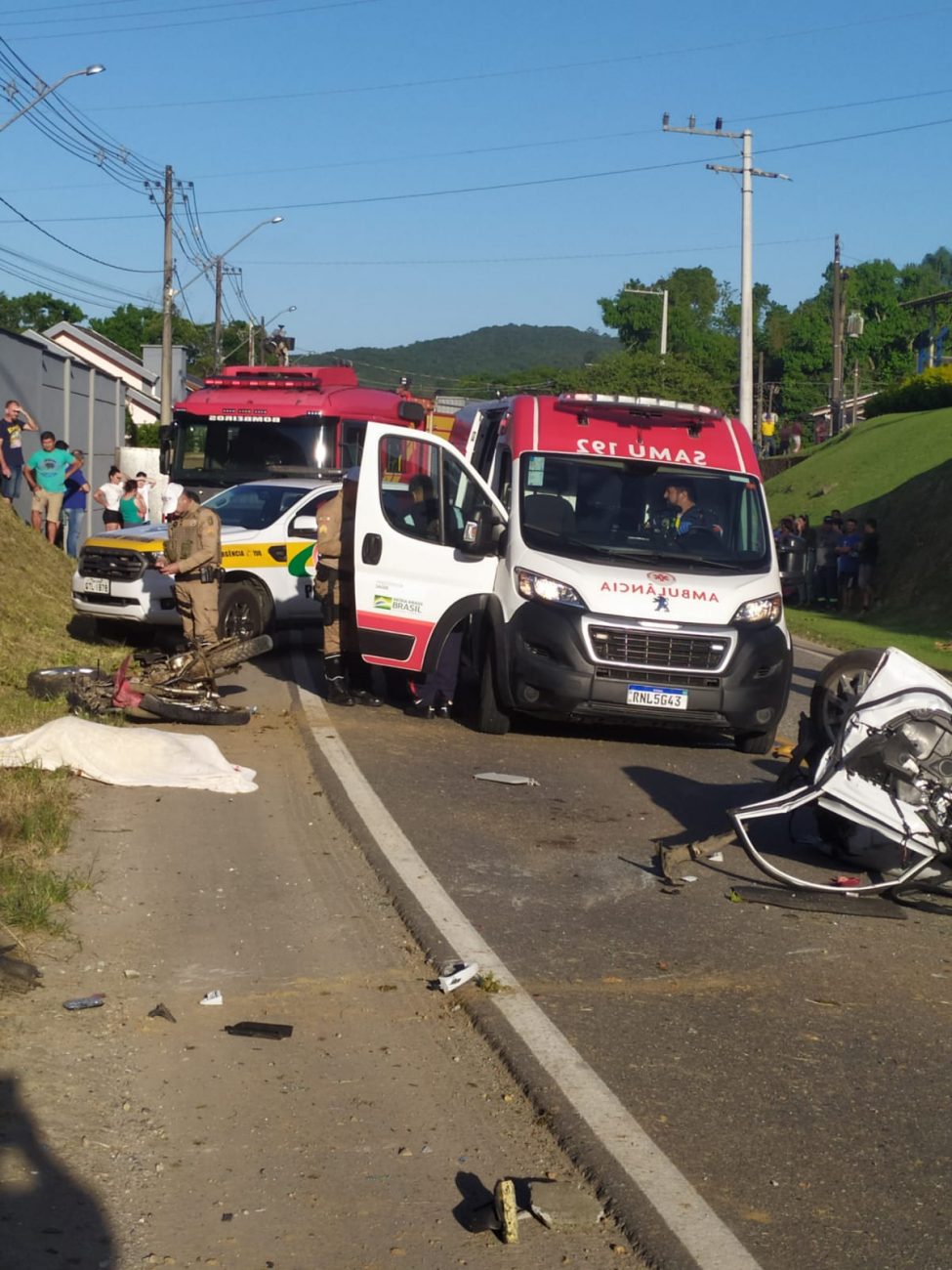 FOTOS: Homem morre em acidente entre carro e moto em Brusque; vítima é ...