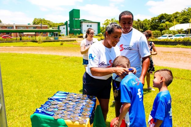 Instituto j&aacute; atende dezenas de crian&ccedil;as e adolescentes no incentivo ao esporte e o social de Joinville. – Foto: Divulga&ccedil;&atilde;o/ Carolina Spricigo