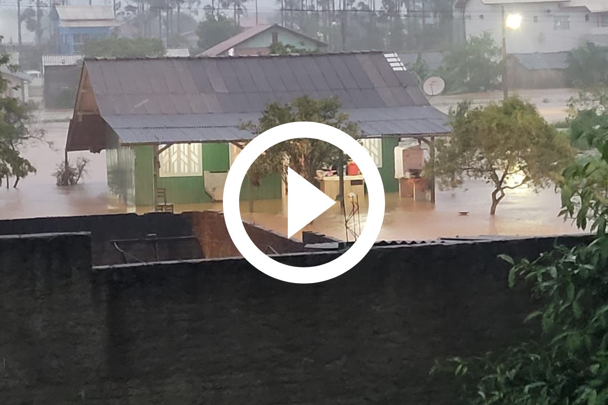 Fotos Chuva Forte Deixa Ruas Alagadas E Preju Zo Em Barra Velha