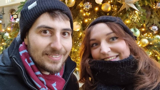 Hannah enfrentou o medo de enfeites para n&atilde;o decepcionar o seu namorado por mais um ano – Foto: Foto: Hannah Slater/ reprodu&ccedil;&atilde;o/ ND