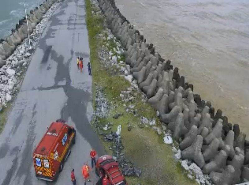 For&ccedil;as de seguran&ccedil;a se concentram na regi&atilde;o dos portos de Itaja&iacute; e Navegantes – Foto: Reprodu&ccedil;&atilde;o/ND