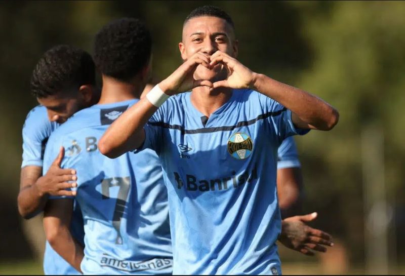 Thiago Rosa, lateral-esquerdo ex-Grêmio é o novo reforço do Avaí 