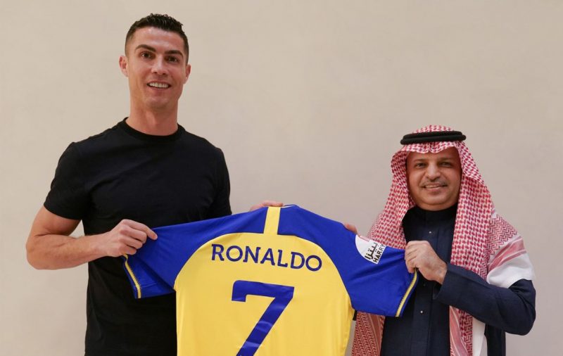 Cristiano Ronaldo é oo jogador mais bem pago do mundo no Sauditão