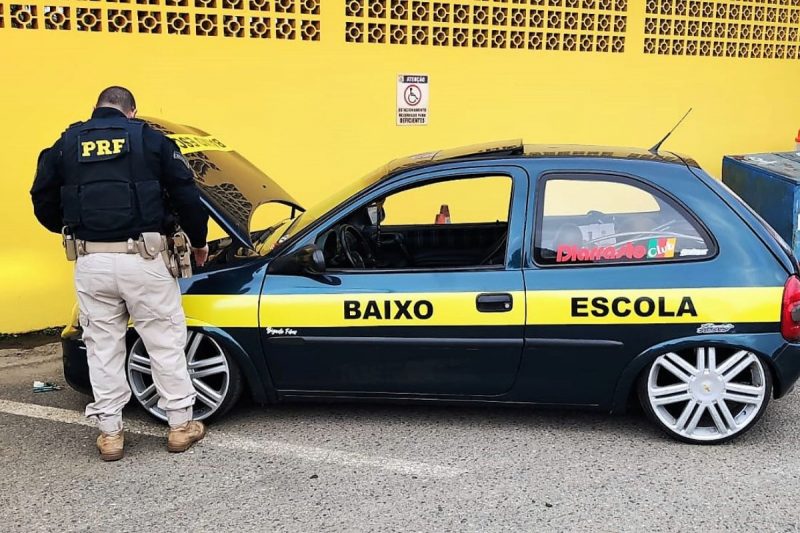 Carro chamou tanta aten&ccedil;&atilde;o que acabou parado pela pol&iacute;cia – Foto: PRF/Divulga&ccedil;&atilde;o
