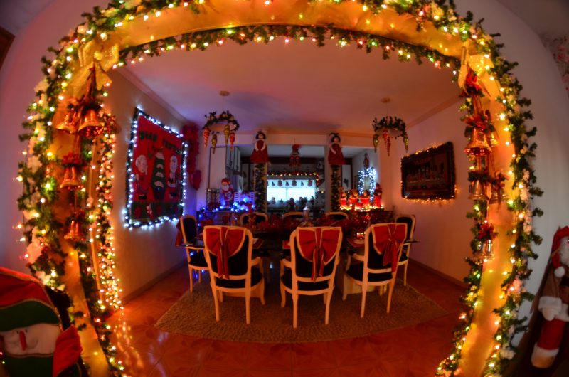 Neste ano, s&atilde;o mais de 350 mil l&acirc;mpadas usadas na decora&ccedil;&atilde;o da casa – Foto: Casa de Natal do Brilhante/Reprodu&ccedil;&atilde;o/ND