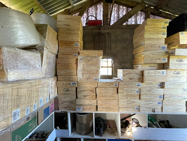 Vinhos apreendidos em Chapec&oacute; – Foto: PF/ND