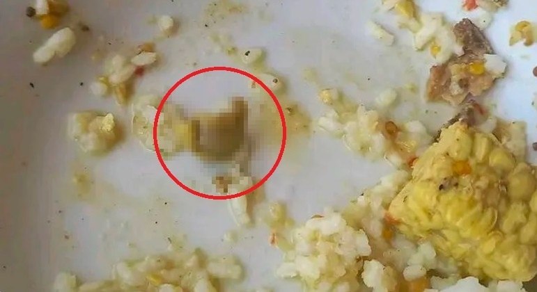 Cliente registrou peda&ccedil;o de polegar com unha, em sopa servida por restaurante – Foto: Internet/Reprodu&ccedil;&atilde;o/ND