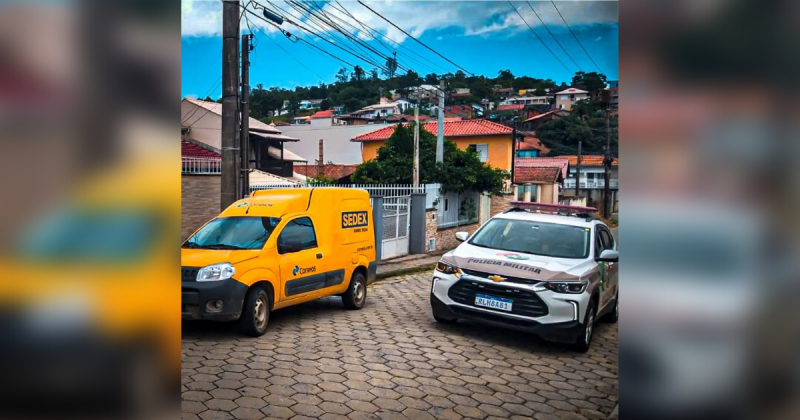 Funcion&aacute;rio dos Correios deixa carro ligado, desce para fazer entrega e tem carro furtado em SC – Foto: PM/Divulga&ccedil;&atilde;o/ND