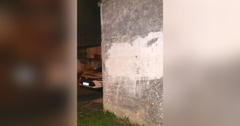 Menino de 12 anos e tio s&atilde;o baleados em campo de futebol em Crici&uacute;ma – Foto: PM/Divulga&ccedil;&atilde;o/ND