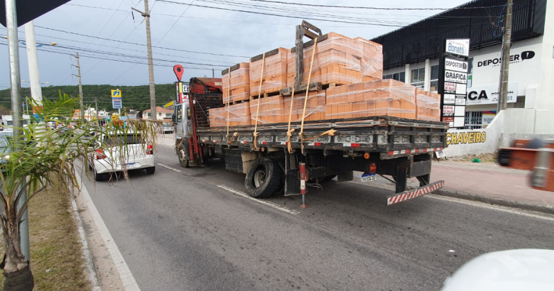 O tr&aacute;fego no sentido da Servid&atilde;o Tr&ecirc;s Marias para melhorar a fluidez do tr&acirc;nsito no local. – Foto: Dany Novaes/Amoris/Divulga&ccedil;&atilde;o/ND