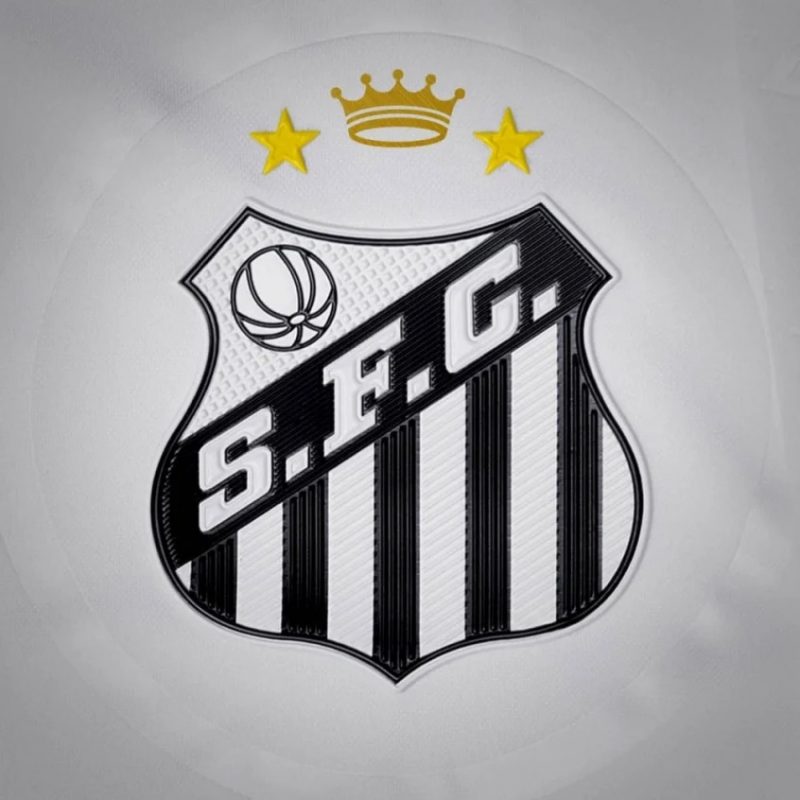 Santos usará coroa em cima do escudo em homenagem ao Rei 