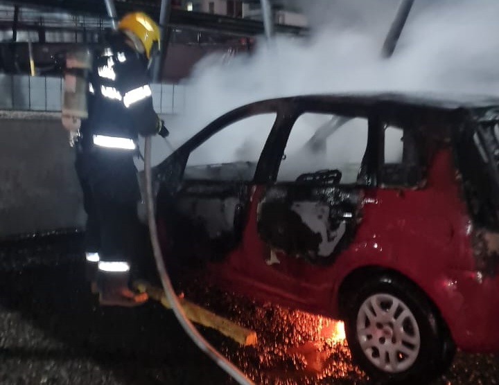O Corpo de Bombeiros Militar foi chamado e controlou as chamas. &mdash; Foto: Corpo de Bombeiros/Reprodu&ccedil;&atilde;o/ND