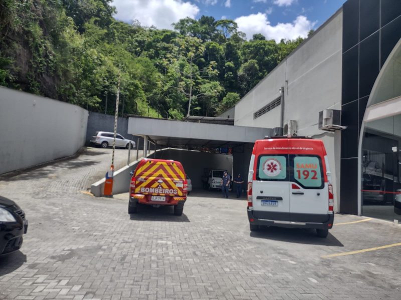 Homem &eacute; encontrado morto em cima do telhado de empresa em Blumenau – Foto: Franciele Cardoso/NDTV