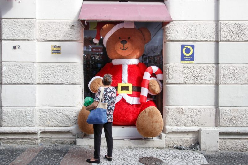 Para alguns, o foco j&aacute; &eacute; o Natal – Foto: Leo Munhoz/ND