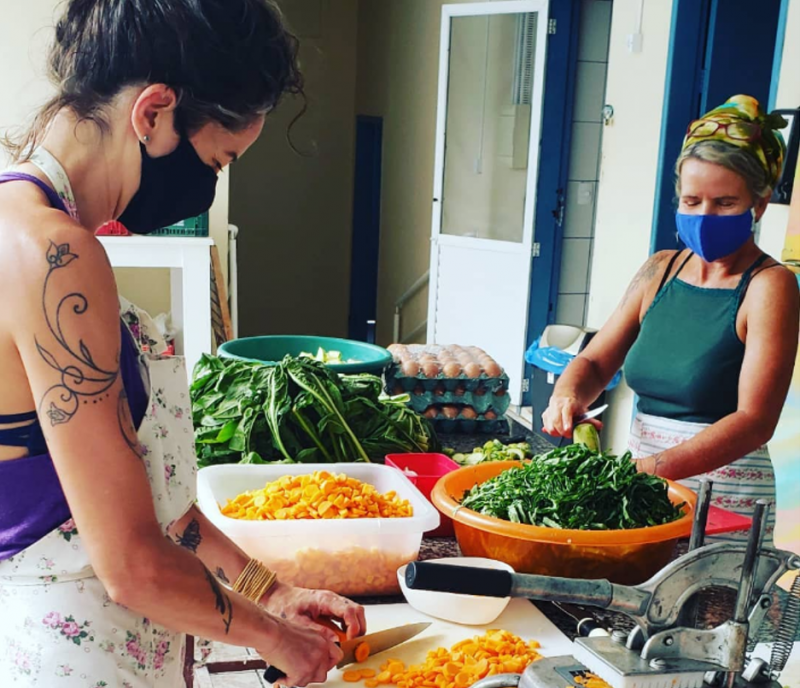 Solidariedade em Dobro j&aacute; arrecadou 7 toneladas de alimentos para cozinhas solid&aacute;rias da Grande Florian&oacute;polis – Foto: @solidariedadeemdobro/Reprodu&ccedil;&atilde;o/ND