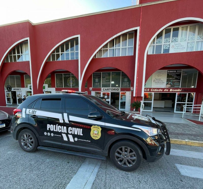 Casal tenta usar procura&ccedil;&atilde;o falsa em cart&oacute;rio de Bombinhas ‘para n&atilde;o pagar TPA’ – Foto: Pol&iacute;cia Civil/Divulga&ccedil;&atilde;o/ND