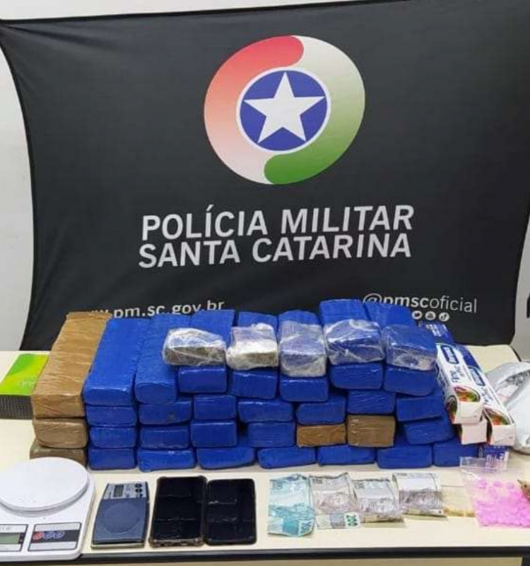 Material foi recolhido no Ribeir&atilde;o Fresco e na Itoupavazinha – Foto: Pol&iacute;cia Militar de Blumenau/Divulga&ccedil;&atilde;o/ND