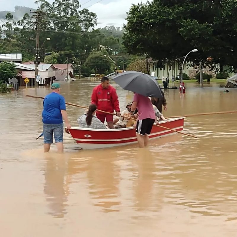 As fortes chuvas deixaram 1.173 pessoas fora de casa em Santa Catarina até a manhã desta segunda-feira (5) — Foto: PSM/Divulgação/ND