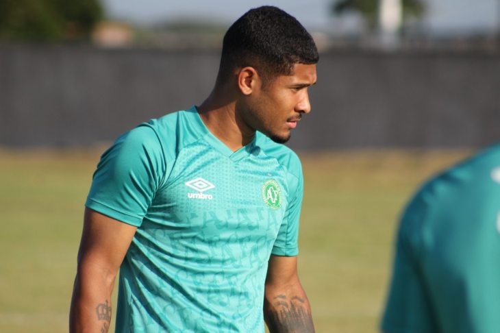 Fernando, lateral-esquerdo da Chapecoense – Foto: Jo&atilde;o Vitor Heeman/ACF/ND