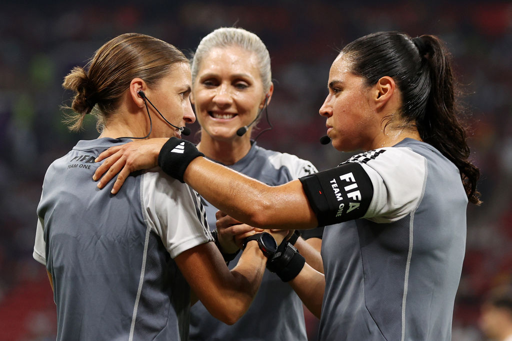 Arbitragem feminina na Copa do Mundo teve boa atuação