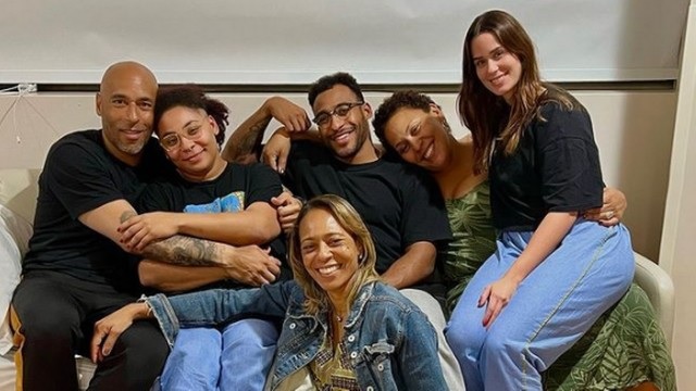 Filhos de Pelé acompanham o pai no hospital