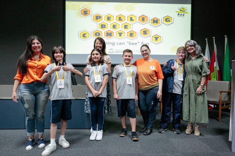 Finalistas do Concurso de Soletra&ccedil;&atilde;o em L&iacute;ngua Inglesa – Foto: Camila de Melo Freitas/Prefeitura Municipal de Joinville/Divulga&ccedil;&atilde;o