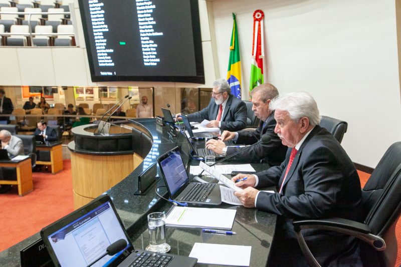 Alesc pretende analisar centenas de propostas em prazo rel&acirc;mpago – Foto: Rodolfo Esp&iacute;nola / Ag&ecirc;nciaAL/ND