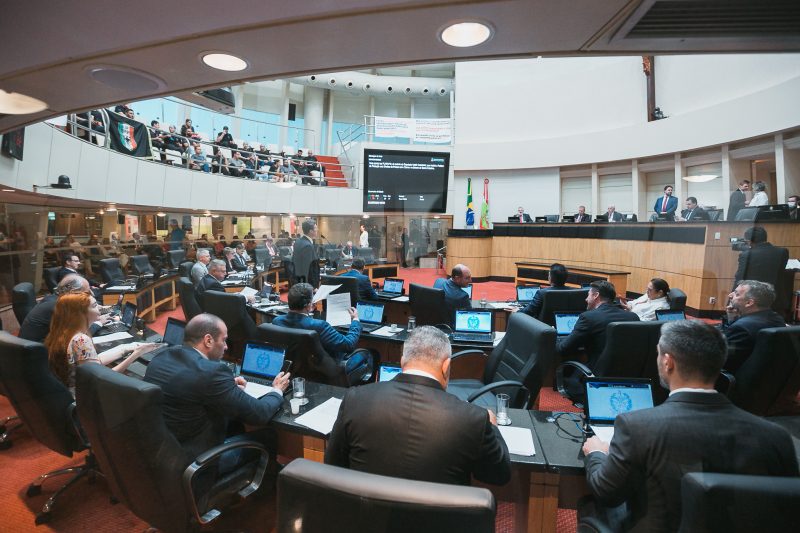 Deputados estaduais durante vota&ccedil;&atilde;o de pacota&ccedil;o – Foto: Bruno Colla&ccedil;o/ Agencia AL/ND